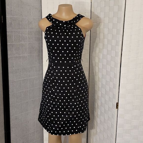 WHITE HOUSE BLACK MARKET  WHITE POLKA DOT DRESS - Picture 4 of 12